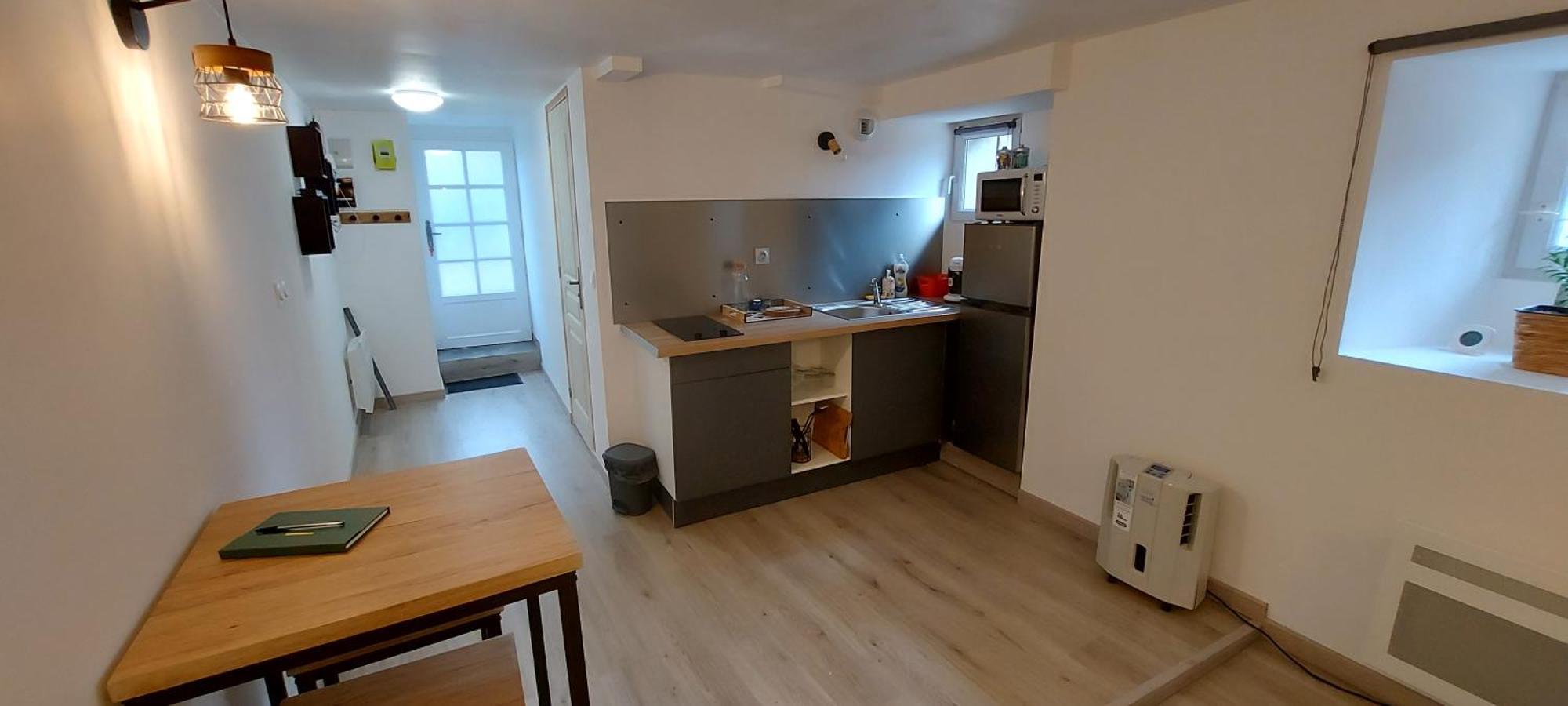 Chez Mathilde, Studio Sur Laval Laval  Ngoại thất bức ảnh